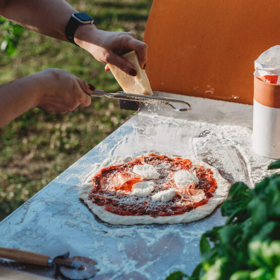 GrillSymbol pizzaovn med bord Pizzo-sett